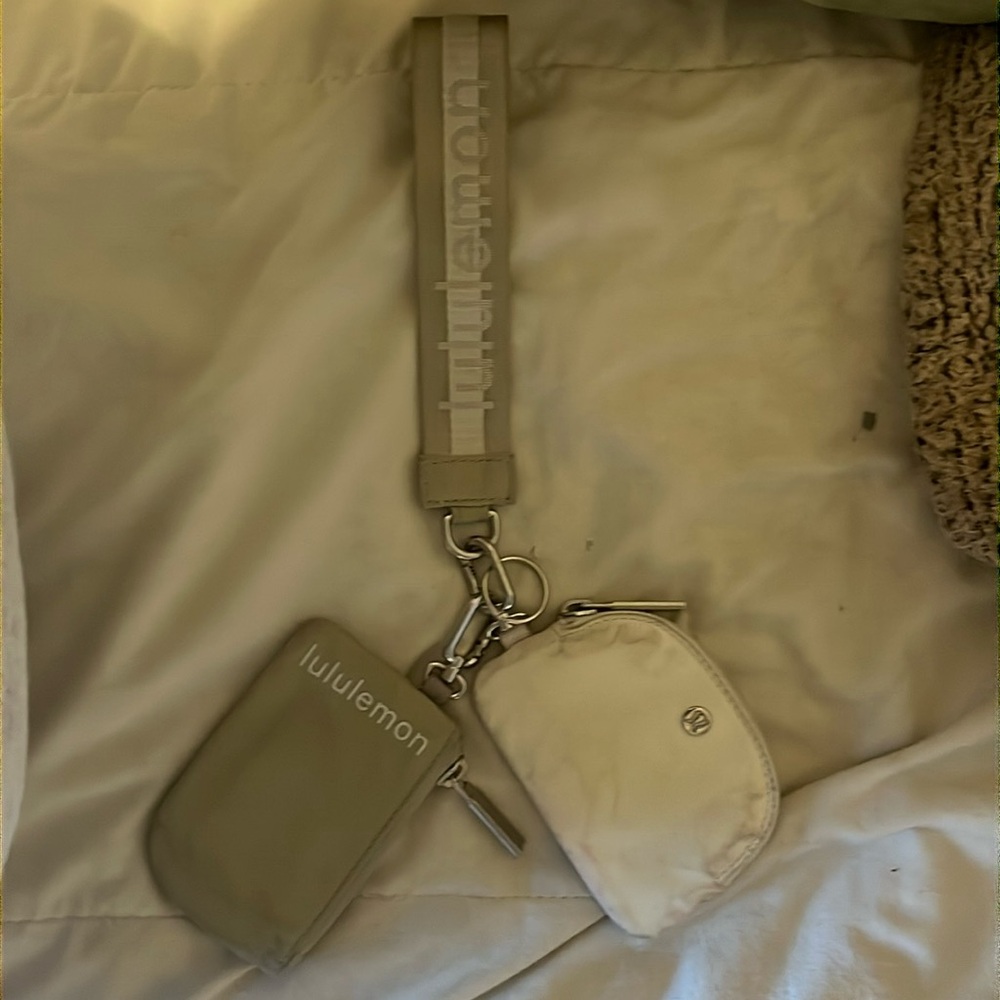 LULULEMON KEYCHAIN